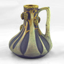 amphora dachsel pitcher